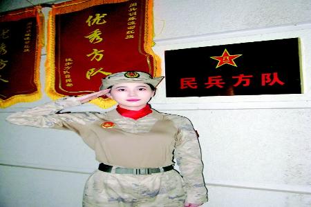           贺文婧阅兵场上绽芳华 图片由受访者提供        