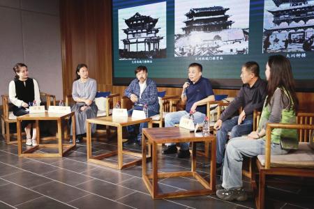 李曙光 摄
