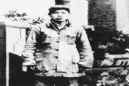 　　太行区民兵英雄、“地雷大王”王来法，以蟠（龙）武（乡）公路为战场，带领民兵运用多种方法，布下各式各样的地雷阵。图为王来法。