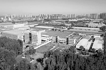长治经开区厂房林立,一大批企业渐次分布。