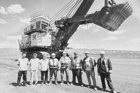 始终保持“闯”的精神、“创”的劲头。 图片由太重集团团委提供