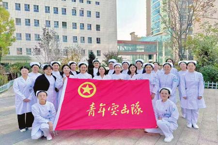 迸发青春力量，守护群众健康。 图片由受访集体提供