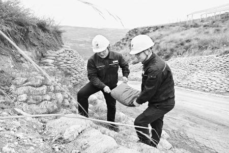 全力以赴打通村民“生命通道” 图片由受访集体提供