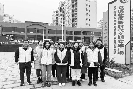 以专业素养筑牢安全防线，以温暖行动传递国企温度。 图片由受访集体提供