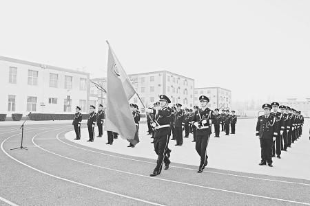 共同礼敬从警年华 图片由永济董村强制隔离戒毒所提供