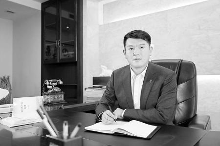 “人的一生只有一次青春，青春是用来奋斗的。” 图片由受访者提供