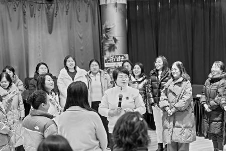 志愿者参加专项培训 图片由山西12355青少年服务台提供