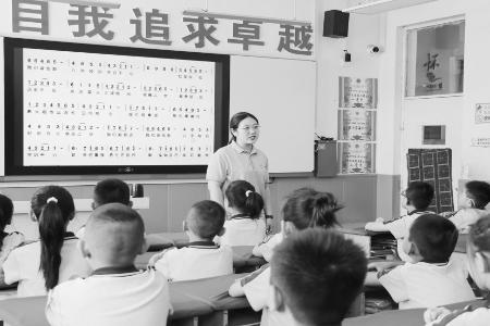 青春步履不停歇，接力育人兴乡村。本版图片均由团石楼县委提供