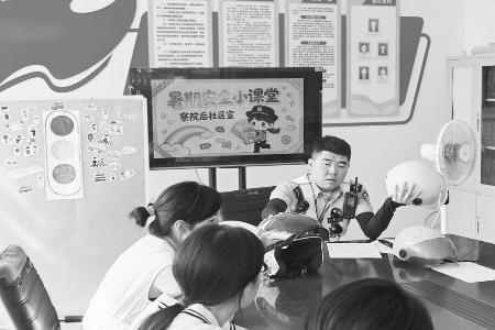 多方聚力守护少年快乐假期 图片由太原市察院后社区提供