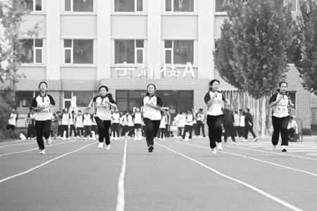 AI智慧体育系统的投入使用，让运动训练数据化、可视化、有趣化。 本组图片均由通讯员提供