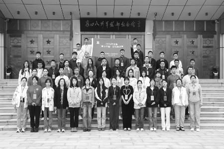           “青马工程”培育青年政治骨干 图片由共青团左权县委提供        