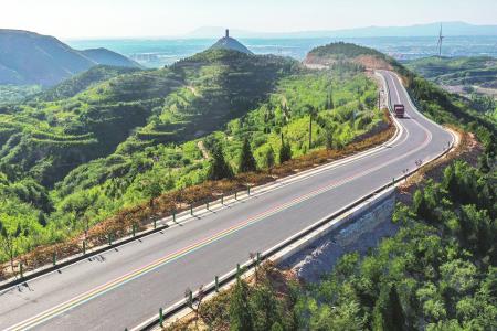 黄河一号旅游公路夏县段 本版图片均为资料图片