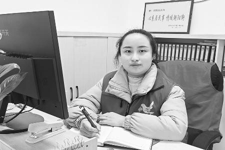 坚守初心使命，永葆为民热情。