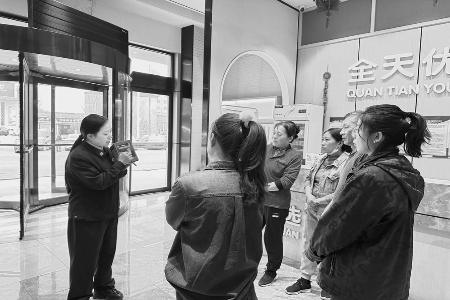 科普宣传把安全知识送到群众身边 图片由交口县消防救援大队提供