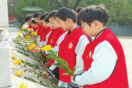 少年儿童满怀崇敬与追思之情开启一场意义非凡的红色研学之旅 本组摄影 本报记者 高静