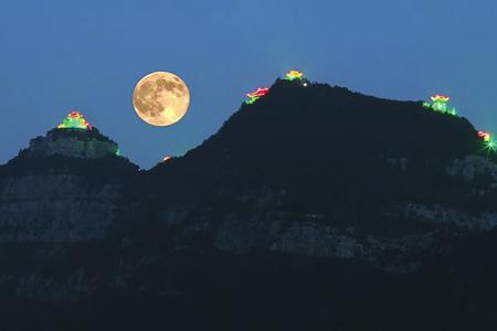 珏山吐月 资料图片