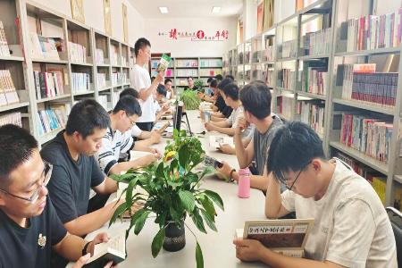 奋发有为、真抓实干，团结带领广大团员和青年挺膺担当、实干争先。 本组图片均由华阳集团平舒公司团委提供