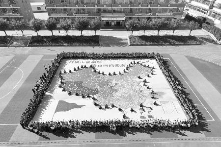 当青春力量找准扎根方向，当团组织回归服务本源，广袤乡土便能焕发新的生机与活力。 本版图片均由共青团石楼县委提供