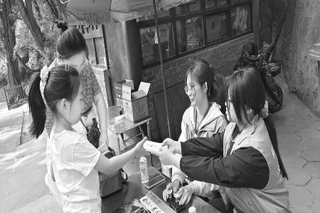 志愿服务让游客舒心出行
