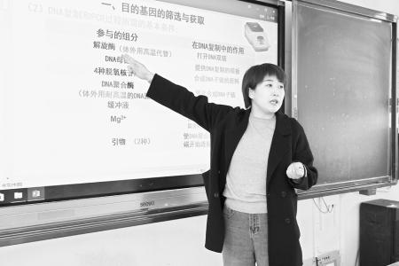 坚守一线、深耕细作 图片由忻州实验中学团委提供