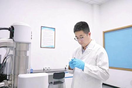 王小刚攻克镁业“卡脖子”难题 图片由受访者提供