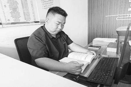 心中有信仰、肩上有责任。 图片由郎常森摄