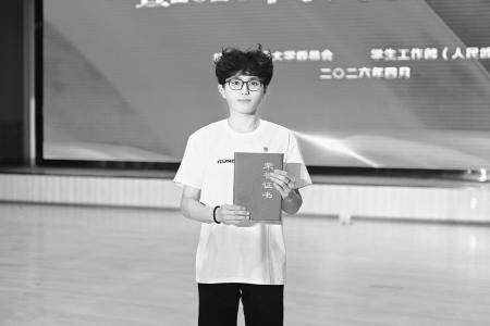 萤火微光，亦能照亮一隅。 图片由中北大学机械工程学院提供