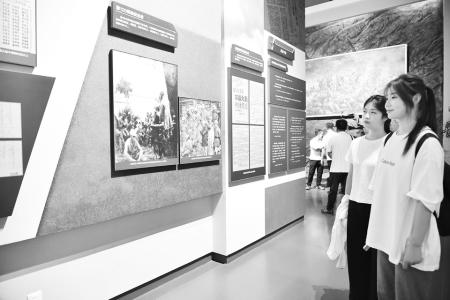 参观百团大战纪念馆 图片由太钢团委提供