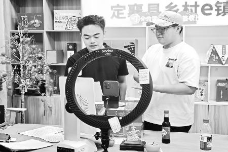 图片由团定襄县委提供