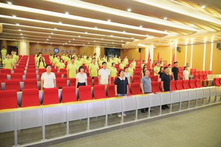 走出校园课堂，青春力量扎根乡土、赋能民生、守护百姓健康。 王佳乐 胡宸玮 摄